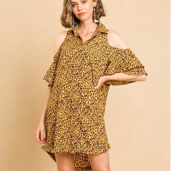 Umgee Dresses & Skirts - Umgee women's S animal print cold shoulder shirt dress w/ raw seam detail GUC